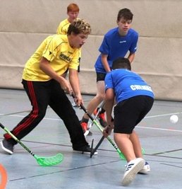 Die Förderschüler waren mit Feuereifer bei der Sache, um sich im Floorball zu messen. 
