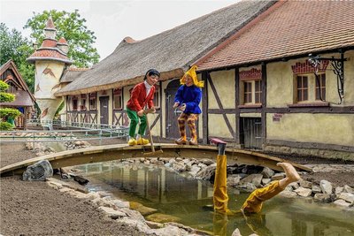 Die neue Attraktion steckt voller dekorativer Details, die sich um die Streiche von Max und Moritz drehen.