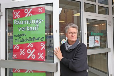 Die Zwickauer Filiale des Fachhändlers Stoff-Haase wird voraussichtlich im August geschlossen, kündigt Regionalleiterin Cornelia Schreiter an.
