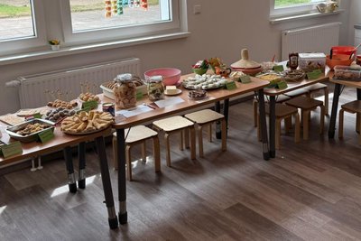 Die Eltern hatten ein Buffet mit internationalen Speisen zusammengestellt. „Noch nie hatten wir ein so schönes Buffet“, schwärmte Kerstin Wagner, Stellvertretende Leiterin der Einrichtung.