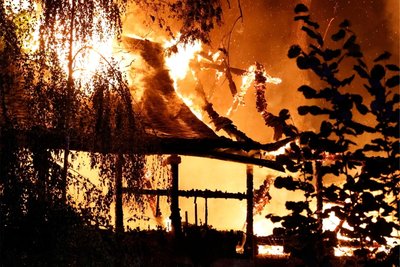Am 14. Juni 2023 wurde die Feuerwehr gegen 23 Uhr in den Ortsteil Mühlbach zum Brand dieses leerstehenden Hauses gerufen.