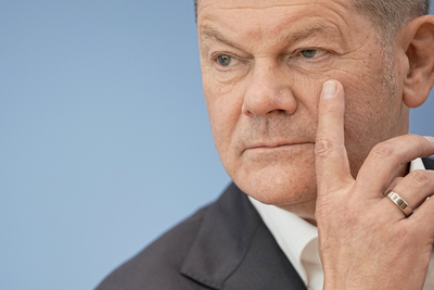 Von Kanzler Olaf Scholz (65, SPD) hat Lange schon lange nichts mehr gehört. Erinnert sich der SPD-Mann nicht mehr?