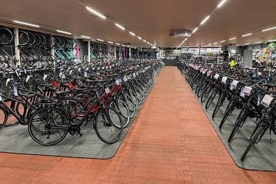 So könnte die neue Filiale in Plauen aussehen: Das Foto zeigt den Standort des Unternehmens Little John Bikes im ostsächsischen Görlitz. In Plauen sollen die Schwerpunkte der Filiale auf dem Verkauf von Mountainbikes und Trekking-Rädern liegen, kündigt das Unternehmen an. 