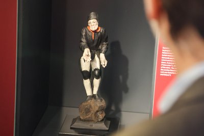 Ein weiteres Exponat mit interessanter Geschichte in der Chemnitzer Ausstellung: Diese Figur eines Zubußboten entstand um 1590 und ist sonst im Stadt- und Bergbaumuseum Freiberg zu sehen.