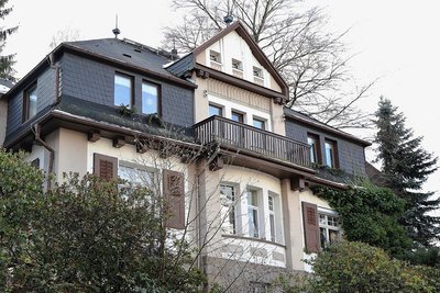 Die Villa "Haus Schlossblick" in Schwarzenberg soll künftig als Arztpraxis und Wohnung genutzt werden. 