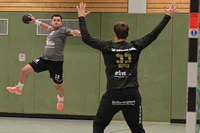 Axel Bauer – im Foto in einem früheren Spiel – traf am Samstag im Halbfinale des Bezirkspokals sieben Mal für den HC Fraureuth und hatte damit großen Anteil am Einzug ins Endspiel.