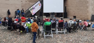 Erst vor wenigen Tagen fand eine Neuauflage von "Motley Movie", dem Freiluftkino im Schlosshof Rochlitz, statt - organisiert vom Moro-Team. 