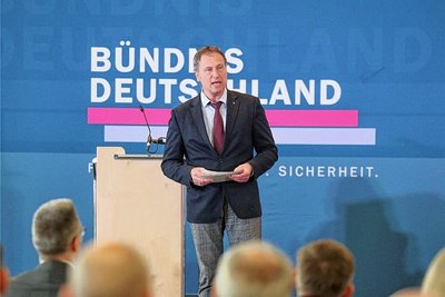 Steffen Große bei einer Veranstaltung der neu gegründeten und von ihm als Bundesvorsitzender angeführten Partei "Bündnis Deutschland".
