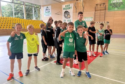 Begeisterte Dachse: Zum Abschluss gab es mehrere Spiele gegen die HSG-Männer.