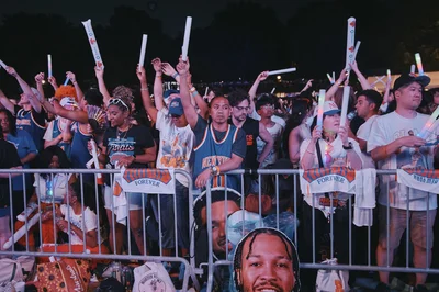 Überall in New York feierten Fans der Knicks.