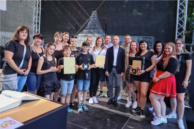 Während des Parktfestes haben diesmal drei Vereine bzw. Gruppen die Bürgermedaille der Stadt Meerane erhalten.