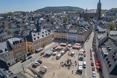 Welterbe verbinden: Mit der Gästekarte für Touristen ist auch ein Abstecher in die Kreisstadt Annaberg per Bus möglich.