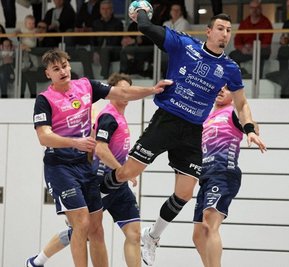 Kaum aufzuhalten: HC Spieler Vaclav Klimt (am Ball) erzielte am Samstag 13 Treffer. 