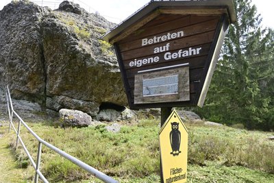 Jährlich zählt der Topasfelsen mehrere tausend Besucher.