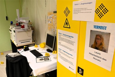 So sah der Tatort im Bereich Forensik aus. Gesucht wurde eine Laura, die Mitarbeiterin des Monats.