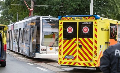 Die Straßenbahn erfasste auf der Kleinfriesener Straße einen Fußgänger. 