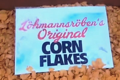 Die Fußballanhänger beweisen mehr Humor als der DFB. Inzwischen gibt es sogar schon T-Shirts mit Löhmannsröbens Cornflakes-Spruch.