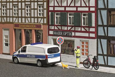 Das Set mit dem „Anzeigenhauptmeister“ im Miniformat: Im Onlineshop der Firma Busch aus Schönheide ist es ausverkauft.