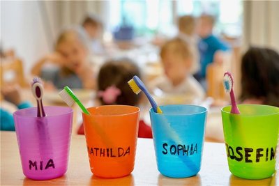 Die Kitas und Horte der Stadt wechseln am Montag vom Not- in den eingeschränkten Regelbetrieb. So dürfen wieder alle Kinder in die Kita, die Art und Weise der Betreuung wird sich aber von der vor Beginn der Corona-bedingten Schließung im März unterscheiden. 