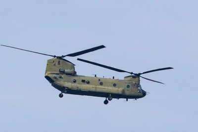 Insgesamt acht solcher Transporthubschrauber der US-Army waren am Montag über Westsachsen unterwegs. Das Foto entstand bei einem Überflug im März.