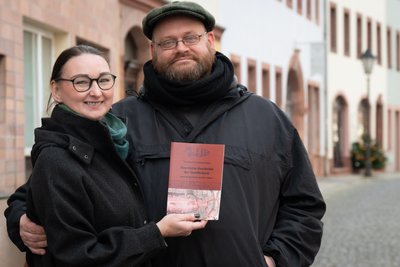 Natascha Dobos und Toni Kästner haben ihr erstes Buch gemeinsam geschrieben.