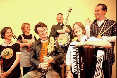 Irish Fun Folk bieten die Mahones. Eike Korfhage