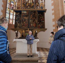 Daran kommt auch die Kulturhauptstadt 2025 nicht vorbei: "Alles kommt vom Berg her". Deshalb spielt der Bergaltar in Sankt Annen in den begleitenden 72 großen und 400 kleinen Projekten mehrfach eine Rolle. 