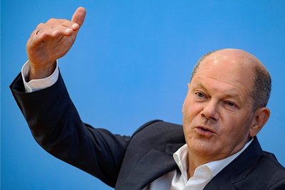 Olaf Scholz antwortet erstmals als Kanzler in der Bundespressekonferenz.