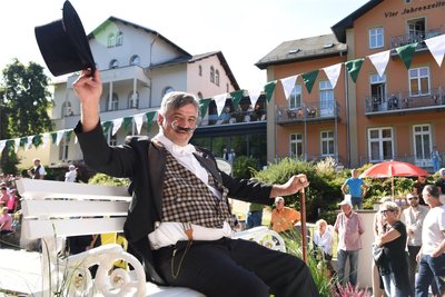 Detlef Schlott stellte beim Festumzug den Gartenbauinspektor Paul Schindel dar.
