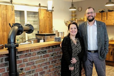 Daniela Meier und Swen Maaß gehen mit dem "Schönbrunn" optimistisch in die gemeinsame Zukunft. Mit Kulinarik, Hotel und Wellness ist der einstige Landgasthof gut aufgestellt. 