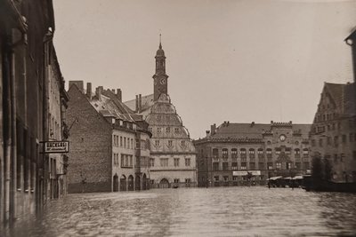 Die Situation vor 70 Jahren: So haben die meisten das Zwickauer Gewandhaus und das Rathaus noch nicht gesehen.