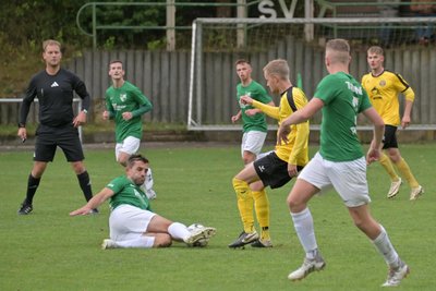 Im Hinspiel erzielte Robert Nitzsche (am Ball) in der Nachspielzeit den 1:1-Ausgleich für den SV Tanne.