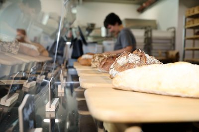 Die Bäckerei backt nur Sauerteigbrote.