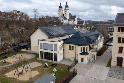 Die Kindertagesstätte Regenbogen ist der bislang letzte Kita-Neubau in Plauen gewesen. Die Einrichtung war 2021 in der Elsteraue bezogen worden.