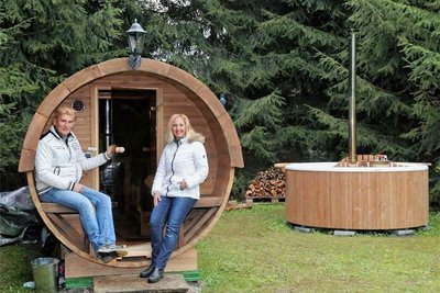 Tino und Vivienne Taubert wollen in ihrer Hochzeitskapelle Callenberg in Reichenbach Wellness pur bieten.