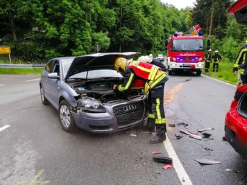 Ein Renault war mit einem Audi kollidiert.
