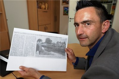Einst halfen die Menschen in Bliesheim bei Köln der vom Hochwasser 2002 getroffenen Gemeinde Bobritzsch. Nun hat der heutige Bobritzsch-Hilbersdorfer Bürgermeister René Straßberger ein Spendenkonto für Bliesheim eingerichtet. Und der halbe Ort trommelt mit, es zu füllen. 