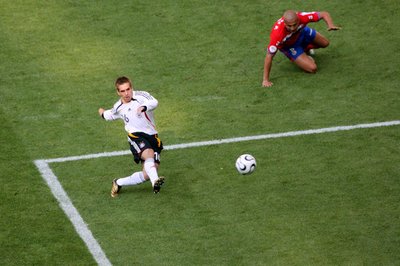 Als Philipp Lahm im WM-Eröffnungsspiel 2006 in Münhen Maß nahm. (Archivbild)