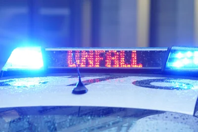 Nach einem Unfall bei Brand-Erbisdorf mit Verletzten ermittelt die Polizei.
