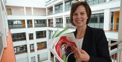 Grit Bochmann leitet die Volkshochschule Chemnitz.