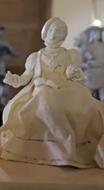 Weltliche Herrscher: Kurfürstin Anna steht beim Dom und am Stadt- und Bergbaumuseum. 