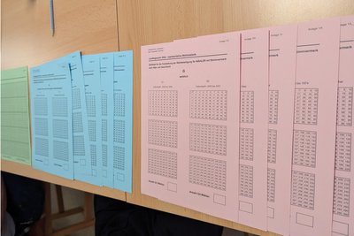 Zählblätter wie diese auszufüllen, gehört zu den zusätzlichen Arbeiten für die Helfer in den ausgewählten Wahllokalen.