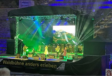 Bereits am Freitagabend kamen Freunde des Celtic Rocks auf der Waldbühne voll auf ihre Kosten.