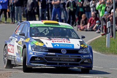 Julius Tannert und Frank Christian im VW Polo GTI auf der Wertungsprüfung in Jahnsdorf. 