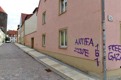 Schmierereien an Häusern an der Pfarrgasse in Freiberg: Wer hat etwas gesehen?