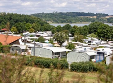 Der Campingplatz Gunzenberg an der Talsperre ist der größte Campingplatz im Vogtland. In den Sommerferien ist er weitgehend ausgebucht. 