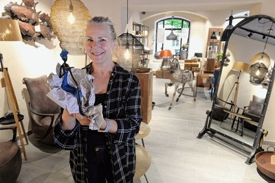 Reny Hübner hat sich einen Traum erfüllt und ihr eigenes Geschäft "Uniek - Wohnideen" in der Freiberger Burgstraße aufgebaut. 