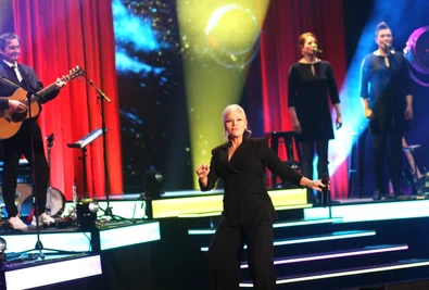 Sehnsüchtig vom Publikum erwartet, lieferte Ina Müller ab: bunte Show, witzig bis derbe Comedy und Songs durchaus mit Tiefgang.