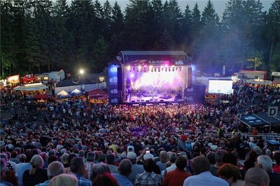 Im kommenden Jahr soll das R.SA-Festival mit AC/DC-Sound punkten.