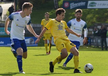 Mittelfeldspieler Ondrej Brejcha (Mitte) ist für VfB-Manager Volkhardt Kramer einer, der nicht nur mit seinen fußballerischen Mitteln in der Rückrunde zu den Taktgebern in der Mannschaft gehören könnte. 